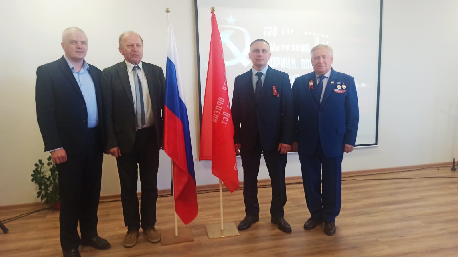 Подробнее о статье Копия Знамени Победы передана в Маггортранс